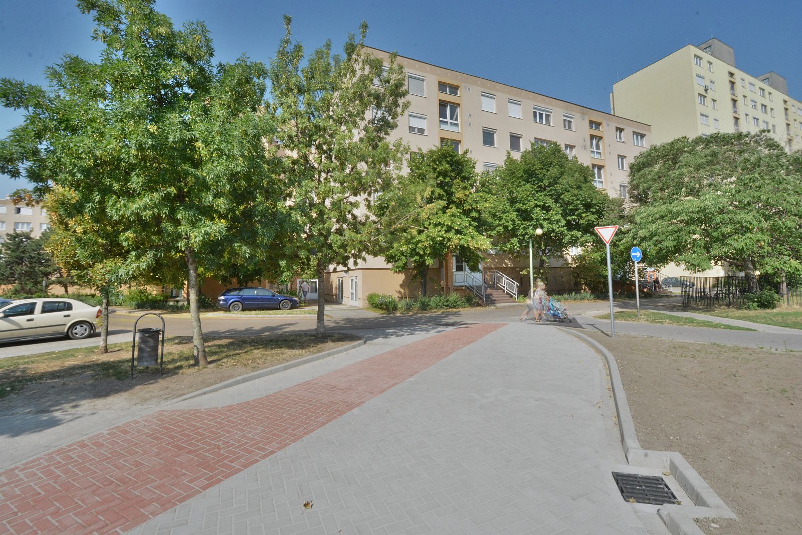 Elkészült a parkoló - komoly zöldterület fejlesztést terveznek a Palotavárosban